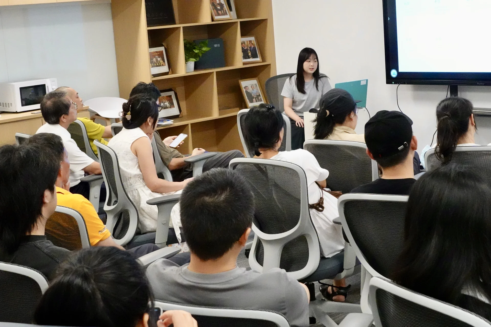 Learning and discussion in progress